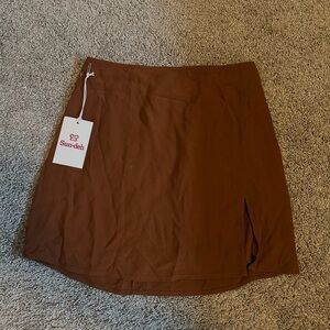BNWT Aritzia Sun•deh skirt